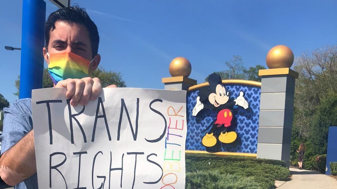 Un solitario empleado de Disney protestó contra el proyecto de ley “No Digas Gay”
