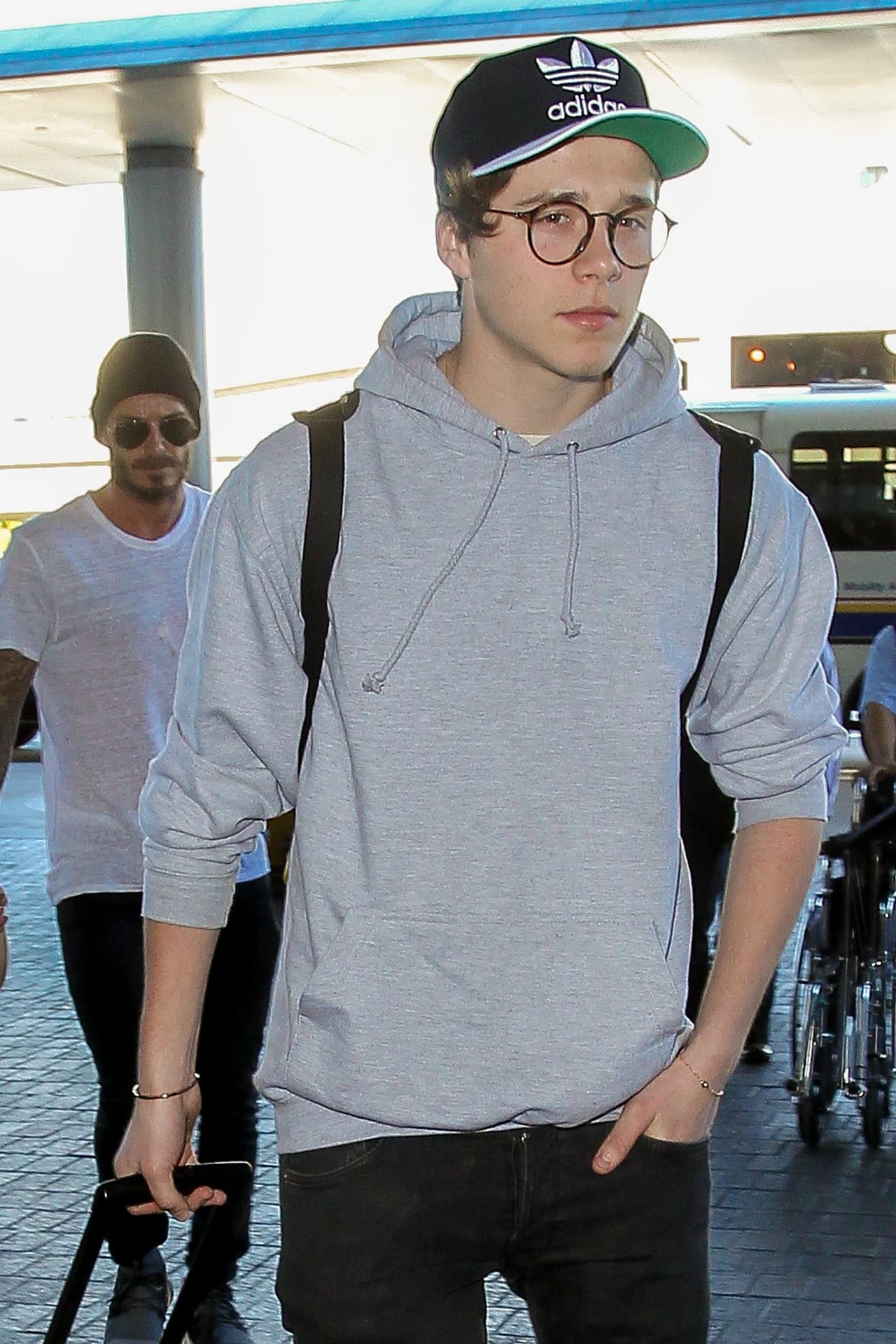 Aquí vemos al guapo Brooklyn, pero ¿dónde está Harper?