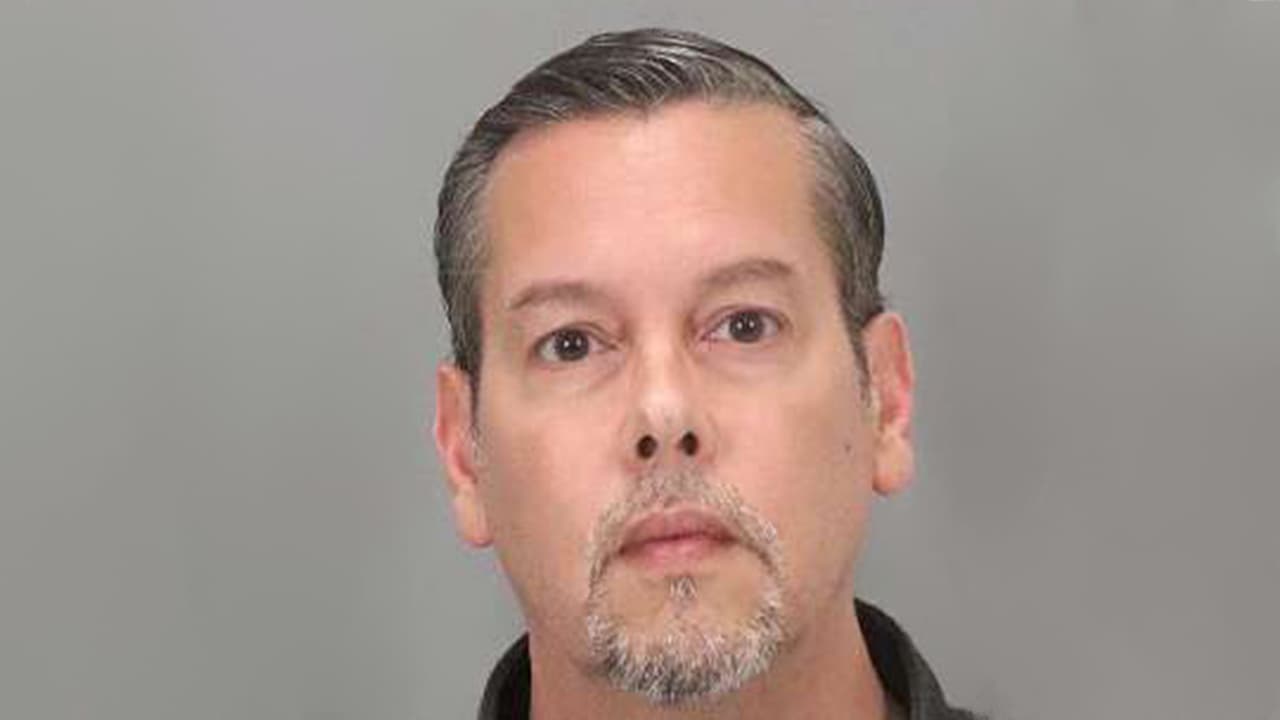 Arrestan a conductor de Lyft por buscar sexo con un menor de 13 años que en realidad era un detective encubierto