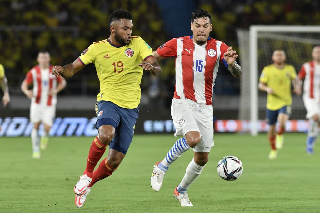 Colombia y Paraguay no se hacen daño en su empate 0-0 y Chile cae frente a Ecuador 0-1 con un hombre menos.