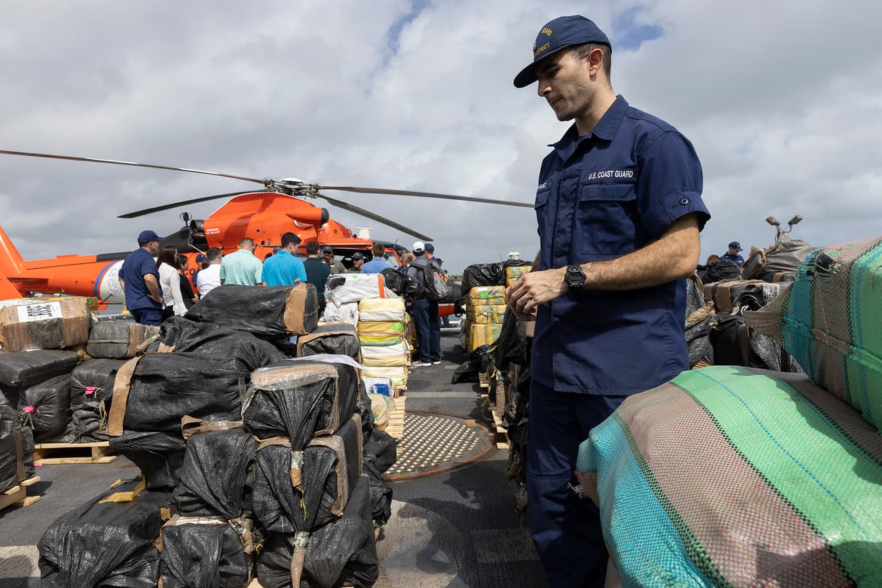 La Guardia Costera de EEUU se dice lista para seguir patrullando costas y litorales.