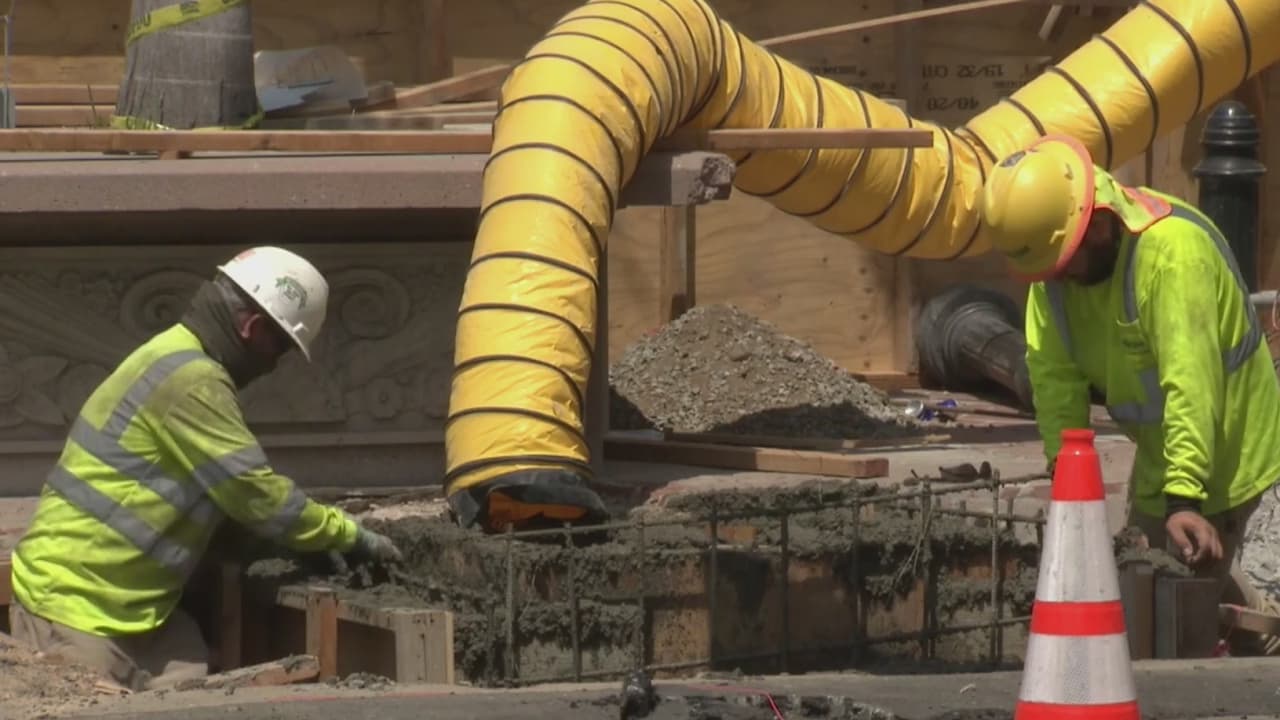 Miles de plazas de trabajo en construcción, hotelería y agricultura serían eliminadas en California