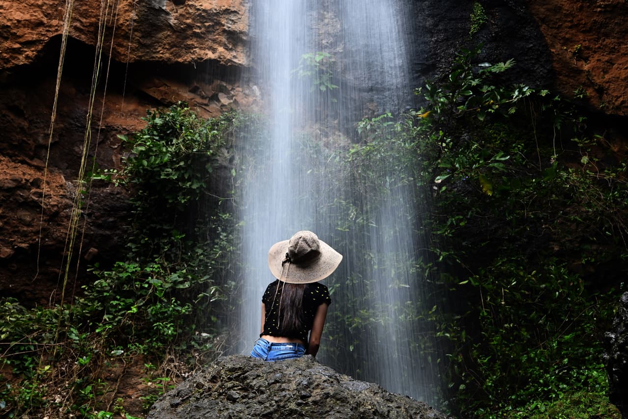 <b>Categoría 2: El Salvador</b>
<br>En la categoría 2, es decir en "riesgo moderado", 
<a href="https://wwwnc.cdc.gov/travel/notices/covid-2/coronavirus-el-salvador" target="_blank">se encuentra El Salvador</a>. El país centroamericano es el único de América Latina en esta categoría en el reporte más reciente de los CDC. Al menos 74,400 personas han enfermado de covid-19 y de las que han muerto unas 2,274.