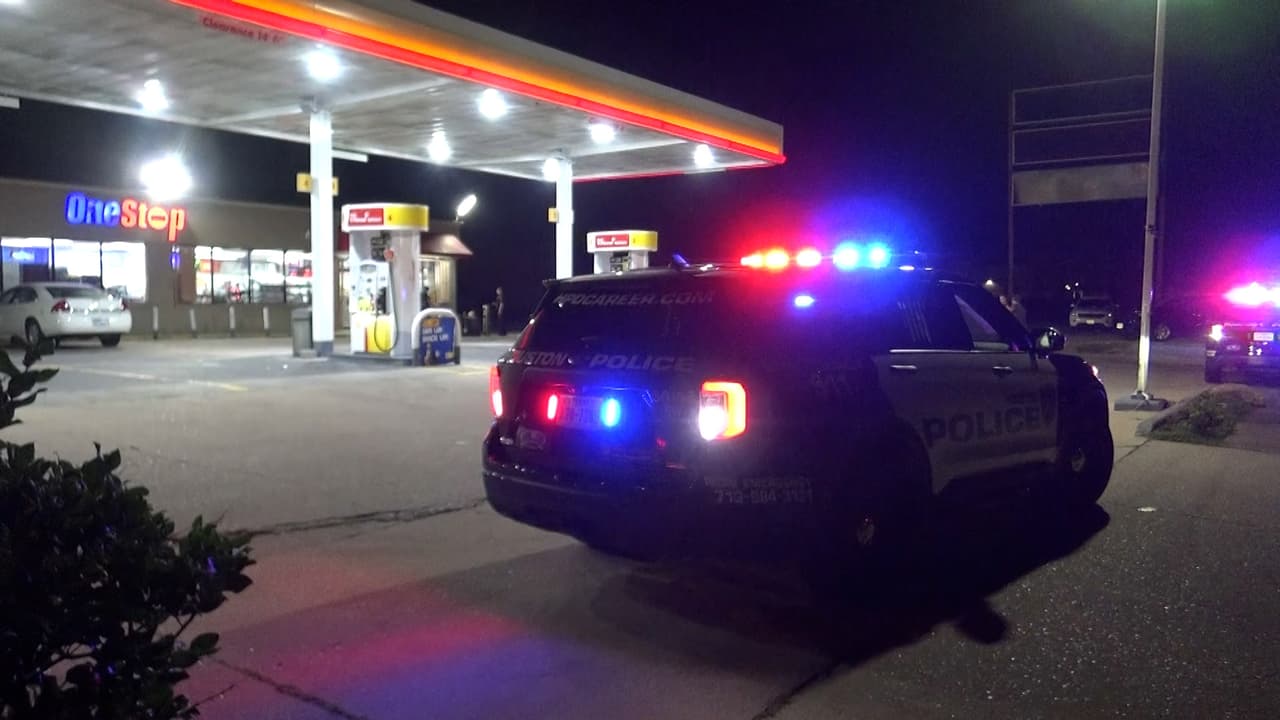 Hombre aconseja a unos jóvenes ser más respetuosos con los mayores y lo callan con un balazo en Houston