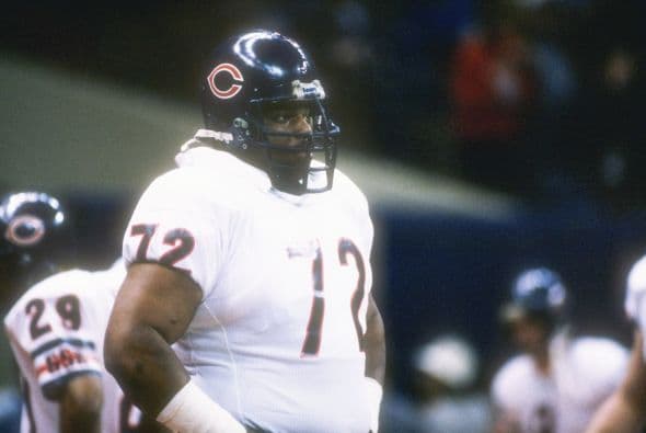 No despidas a las porristas: En 1983 Virginia McCaskey comenzo a hacerse cargo de los Chicago Bears de la NFL tras la muerte de su padre quien era dueño del equipo. Entre las primeras decisiones de la nueva presidenta fue no renovarle el contrato a las porristas pues sentía que era un espectáculo sexista. Ese año ganaron el Super Bowl y desde entonces no han logrado repetir la hazaña. Una maldición llena de belleza y dolor.