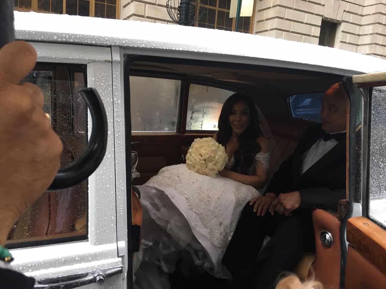 Gelena llegó al restaurante Cirprini de Nueva York, donde se celebró la ceremonia, acompañada de su padre.