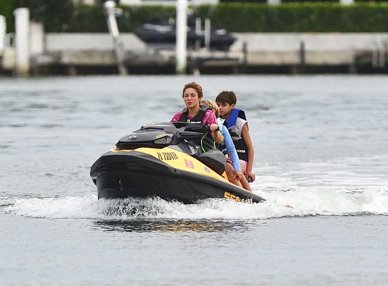 Ahora que vive en 'La Ciudad del Sol', la vida de la cantautora parece ser más pública y social que cuando estuvo en España.
<br>