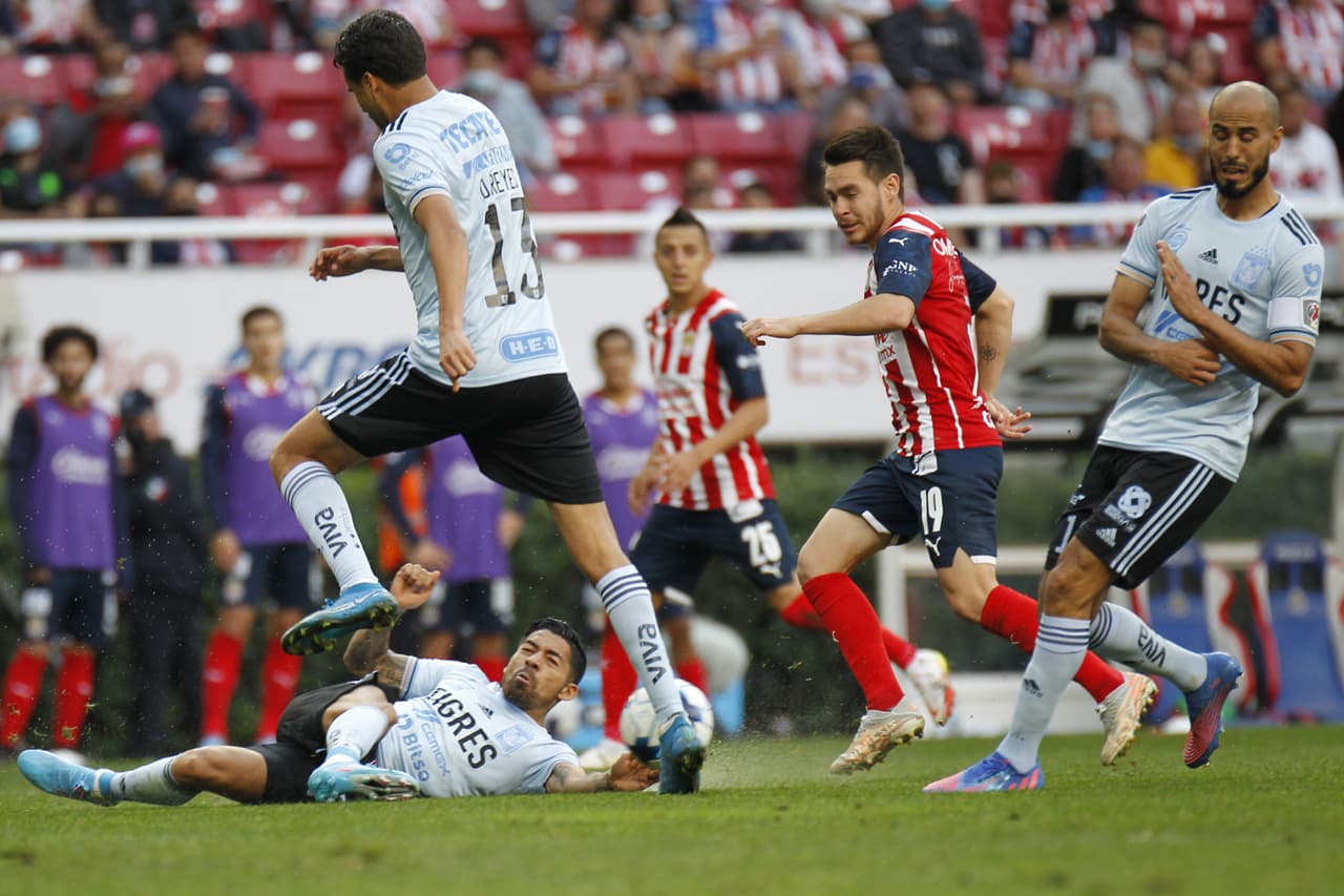 Loa franceses participan en dos de las tres anotaciones de Tigres, comandan la victoria 1-3 sobre las Chivas y llegan a 10 puntos.