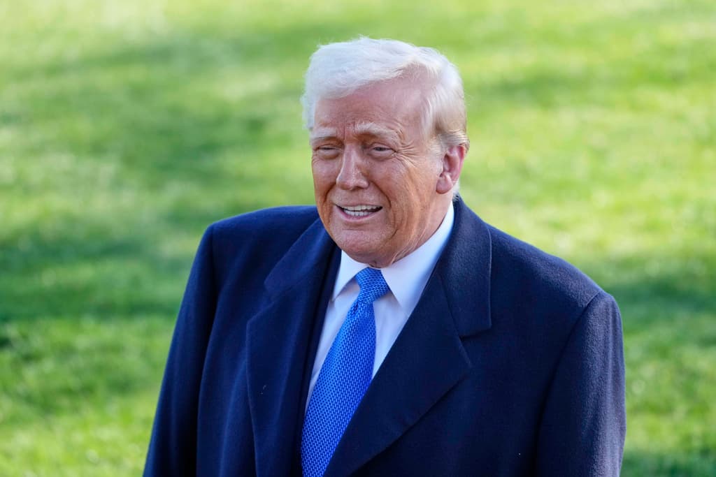 El mensaje de Trump en redes sociales que generó ganancias multimillonarias en la bolsa (y disparó alarmas)