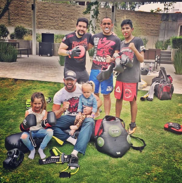 Como el amor por los deportes, pues ya sabemos que Gabriel es amante de las artes marciales y los deportes extremos.