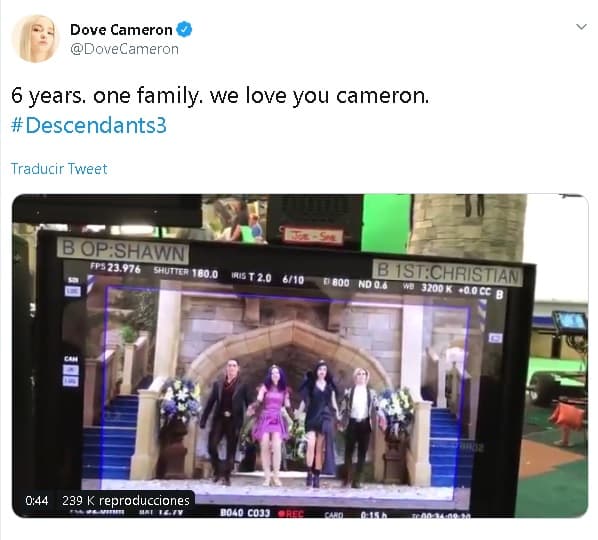 "6 años. Una familia.
<b>Te amamos Cameron</b>", escribió Dove en Twitter, mientras que en Instagram agregó: "Creo que eso es todo el contenido detrás de cámaras que tengo. Quería publicarlo todo, porque necesito revelarlo todo, ya no puedo resguardarlo más".
<br>