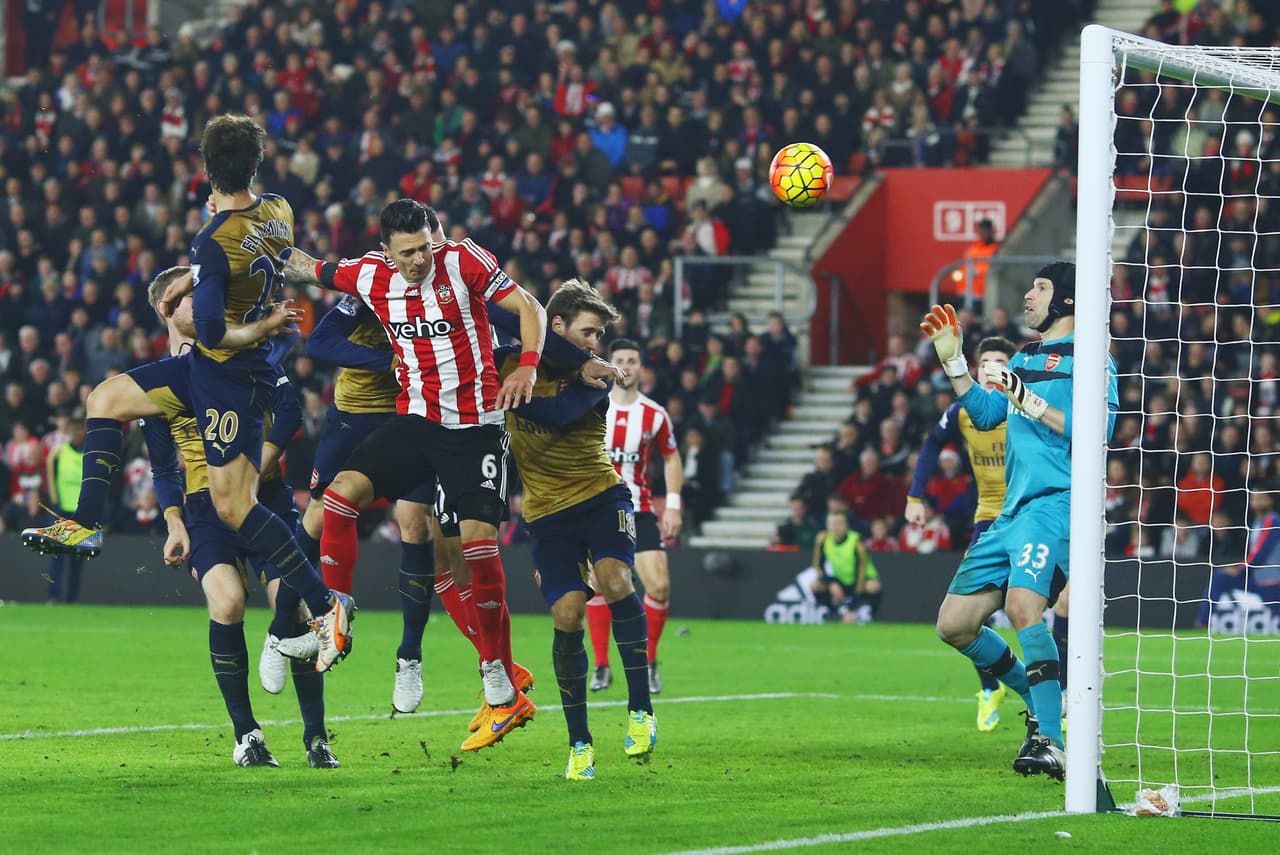 Cuco Martina, Shane Long, José Miguel Fonte y de nuevo Long dejaron un marcador impensable para la mayoría de seguidores de la Premier League y, por supuesto, a los Gunners viendo de lejos el liderato.