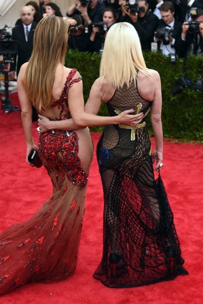 En la gala del MET las tres sensuales famosas dejaron a muchos boquiabiertos con sus curvas al descubierto. ¿Quién las lució mejor?