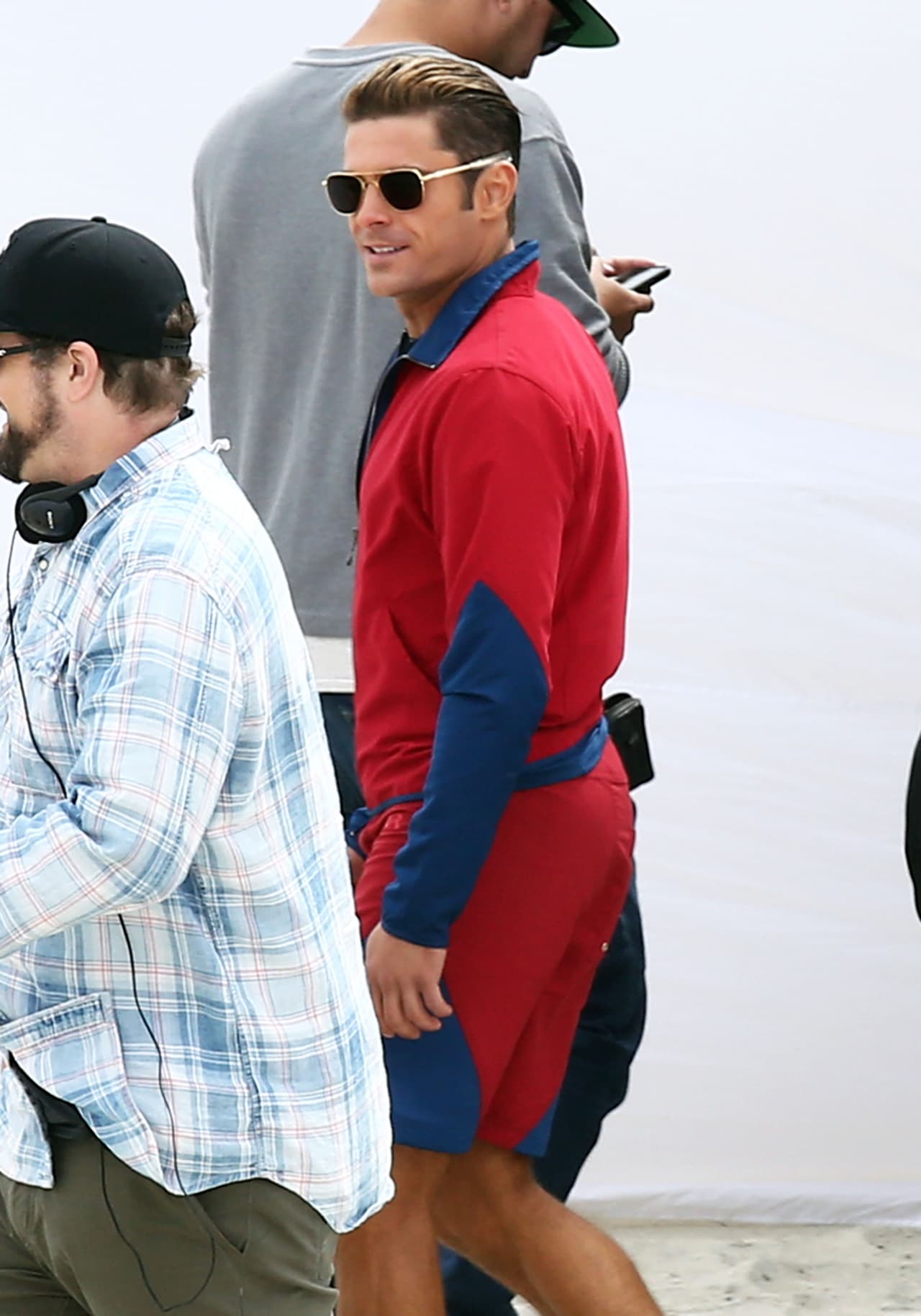 Lo sentimos, Zac. Esta vez la belleza de Kelly te robó el protagonismo.