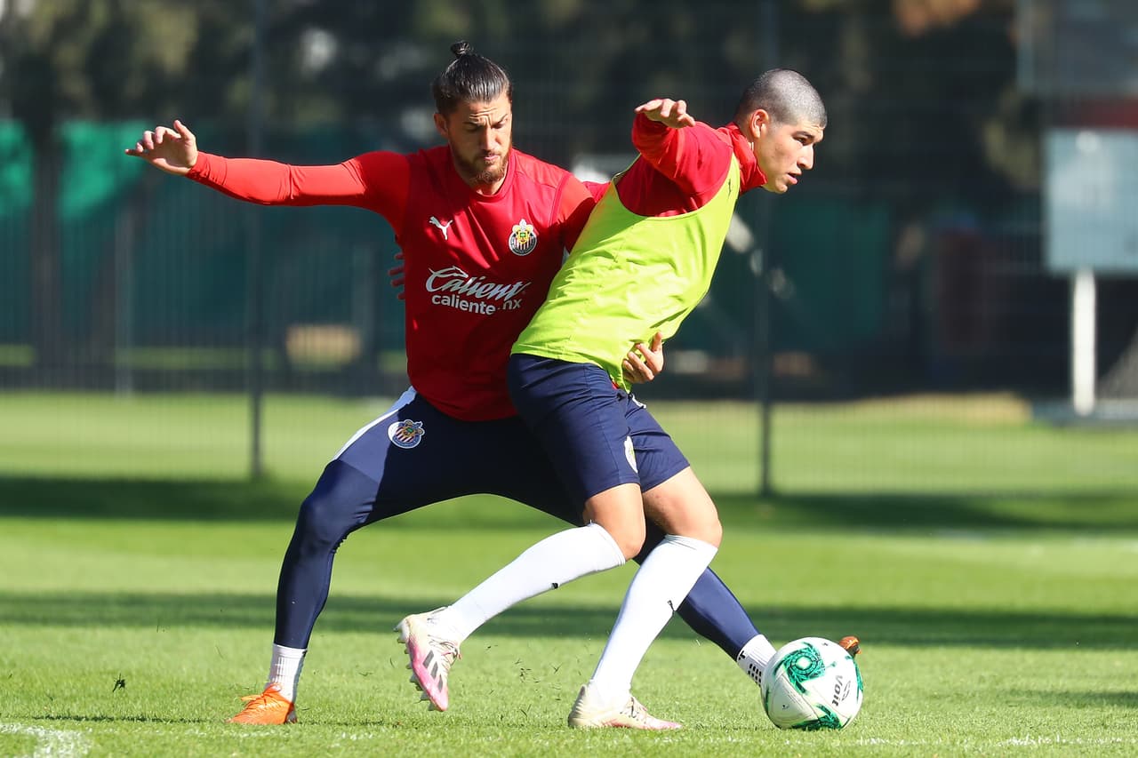 Las Chivas del Guadalajara se preparan con fuertes entrenamientos en Verde Valle para su primera fecha del torneo Guard1anes 2021, que será este viernes a las 19:30 ante el equipo de Puebla en el Estadio Cuauhtémoc.