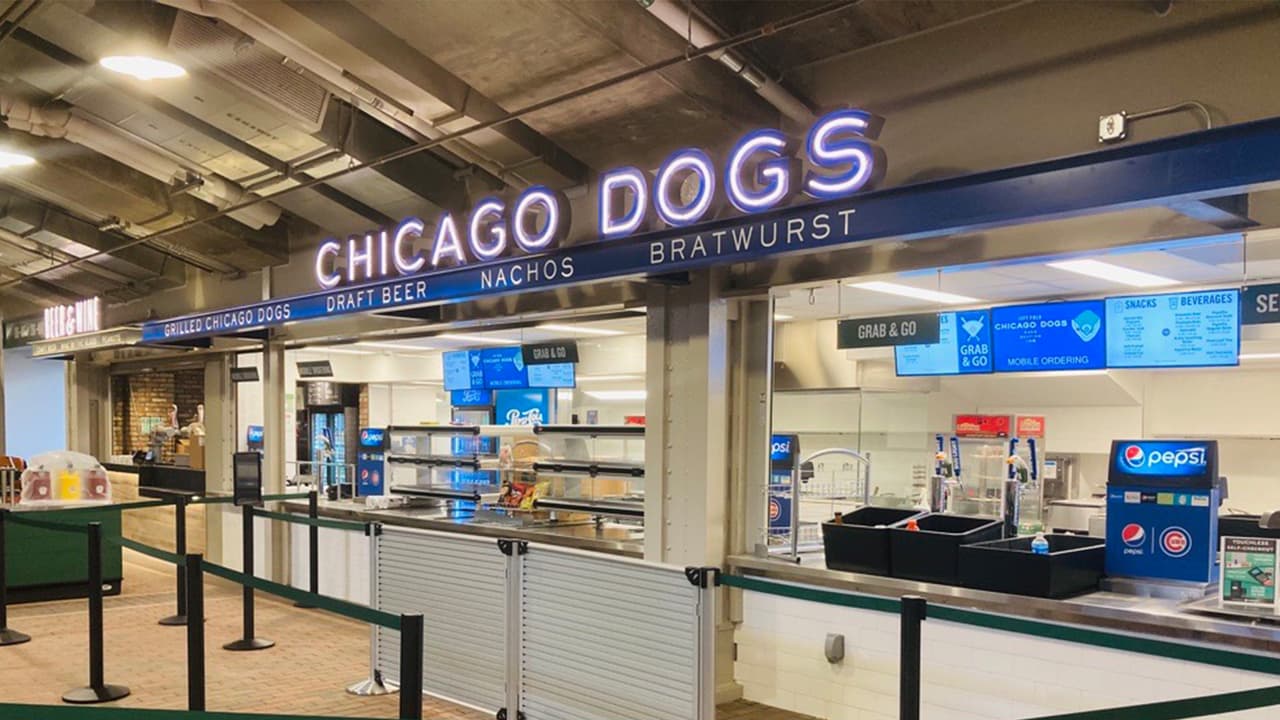 La comida es el complemento perfecto para el juego de pelota en el estadio de Lakeview.