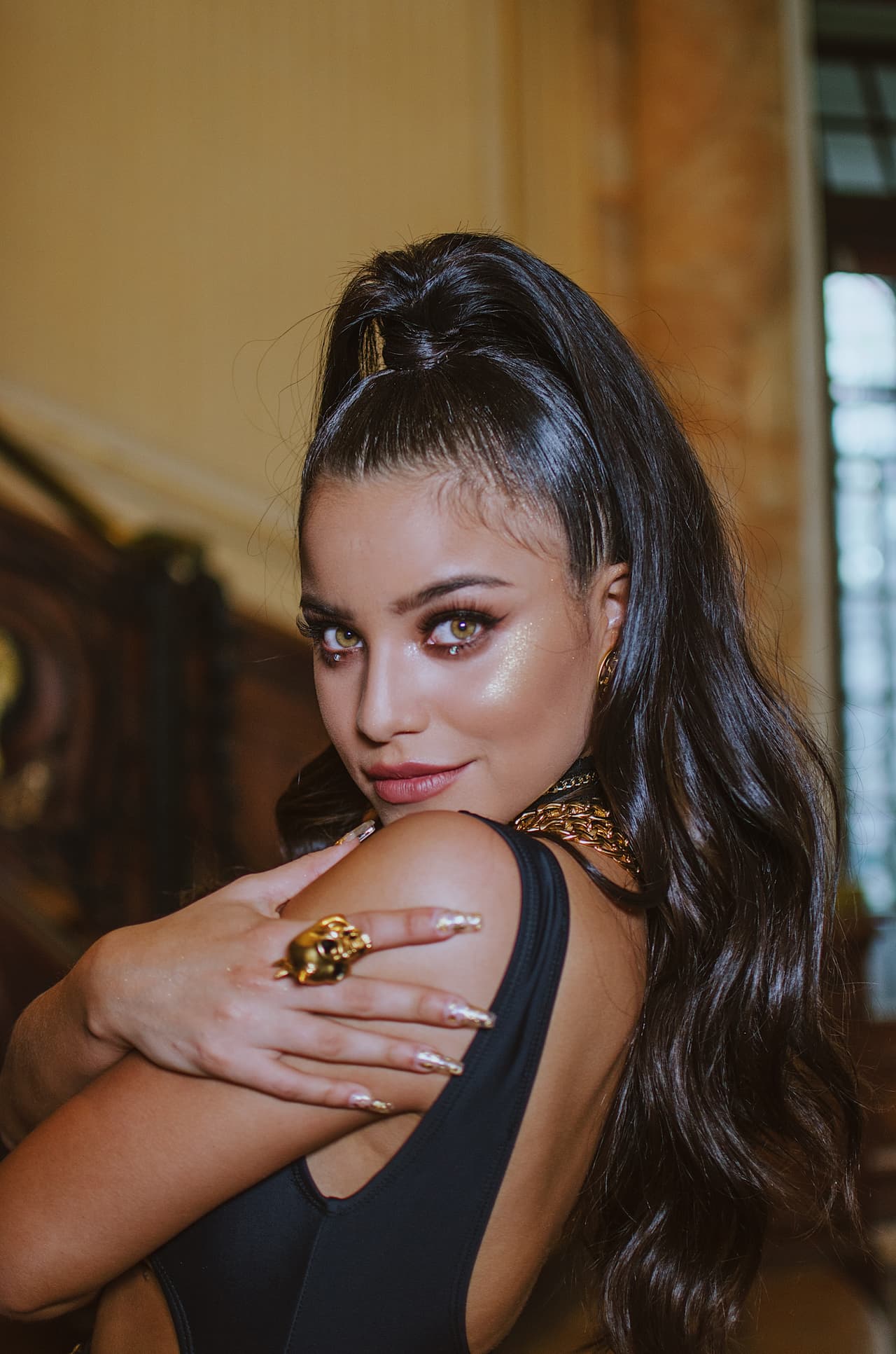 La joven cantante, intérprete del tema 'Billion', acudirá por primera vez a Premio Lo Nuestro y lo hará como presentadora.