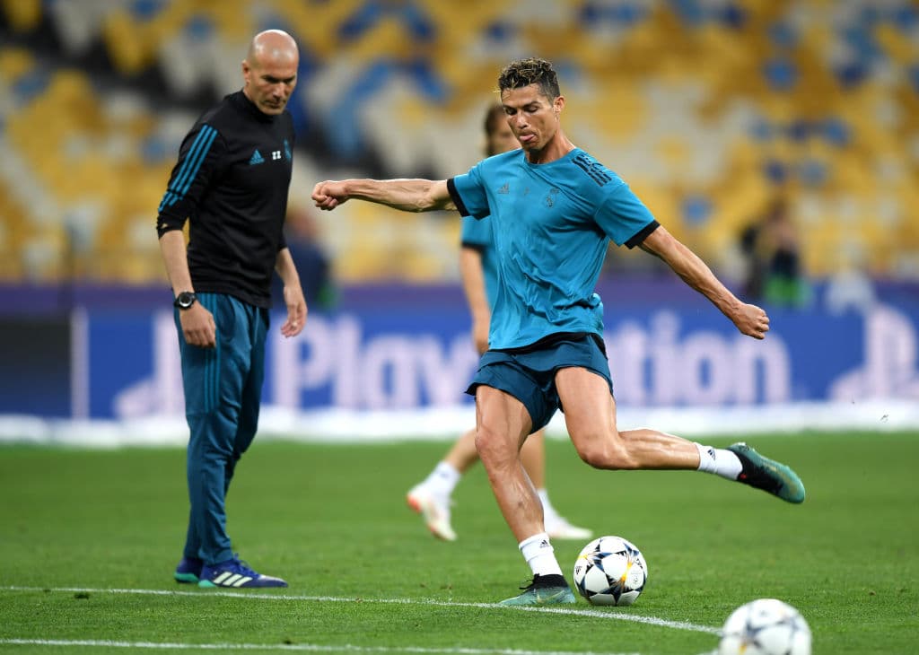 Los ojos estarán puestos, durante el juego, en Cristiando Ronaldo, y después del cotejo sobre Zinedine Zidane. Hoy conocieron la cancha del Olímpico de Kiev, sede de la Final de la Liga de Campeones.