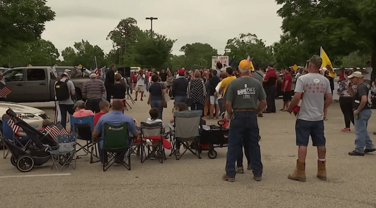 Memorial Day: Manifestantes toman las calles para exigir la reapertura total de Carolina del Norte