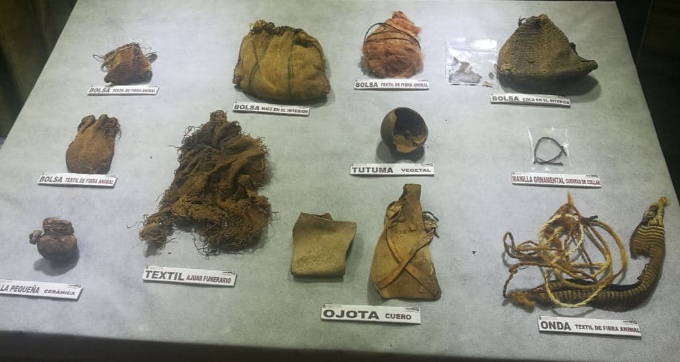 <b>Más devoluciones.</b> Junto con la momia 'Ñusta', las autoridades de Bolivia 
<b>recibieron 42 piezas patriomoniales paleontológicas y 1 pieza arqueológica conocida como El Keru</b>.