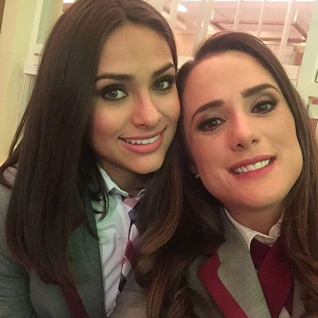 Renata Notni es su hija en la novela y se llevan muy bien.