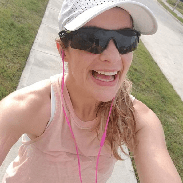 María Esther hace mucho deporte y necesita de las gafas de sol para poder realizar tantas actividades.