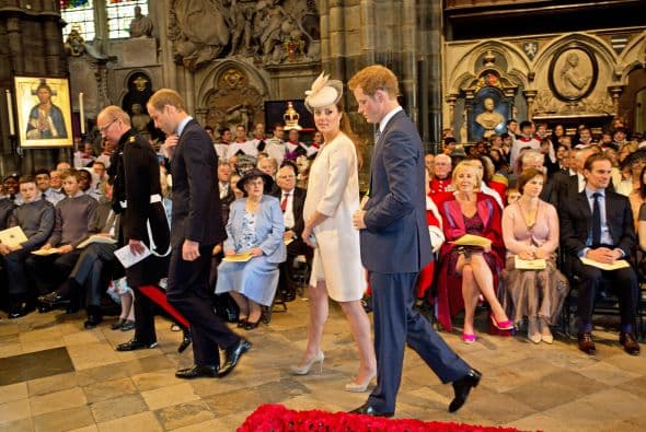 4 de junio de 2013 Los duques asisten a una misa en la Abadía de Westminster para recordar los 60 años de la coronación de la reina Isabel II.