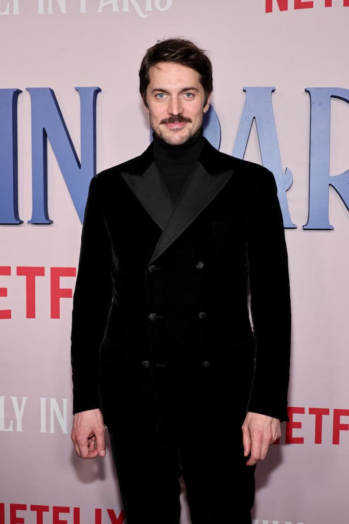 El actor Lucas Bravo.