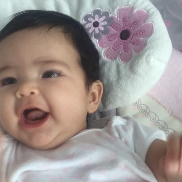 Su famosa mami no para de compartir sus fotos.