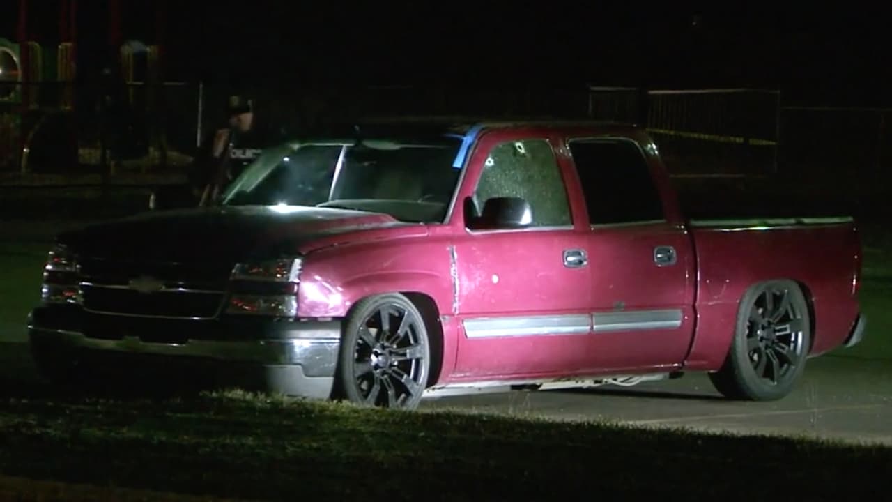 El cuerpo de la mujer fue hallado alrededor de las 11:40 pm del lunes.