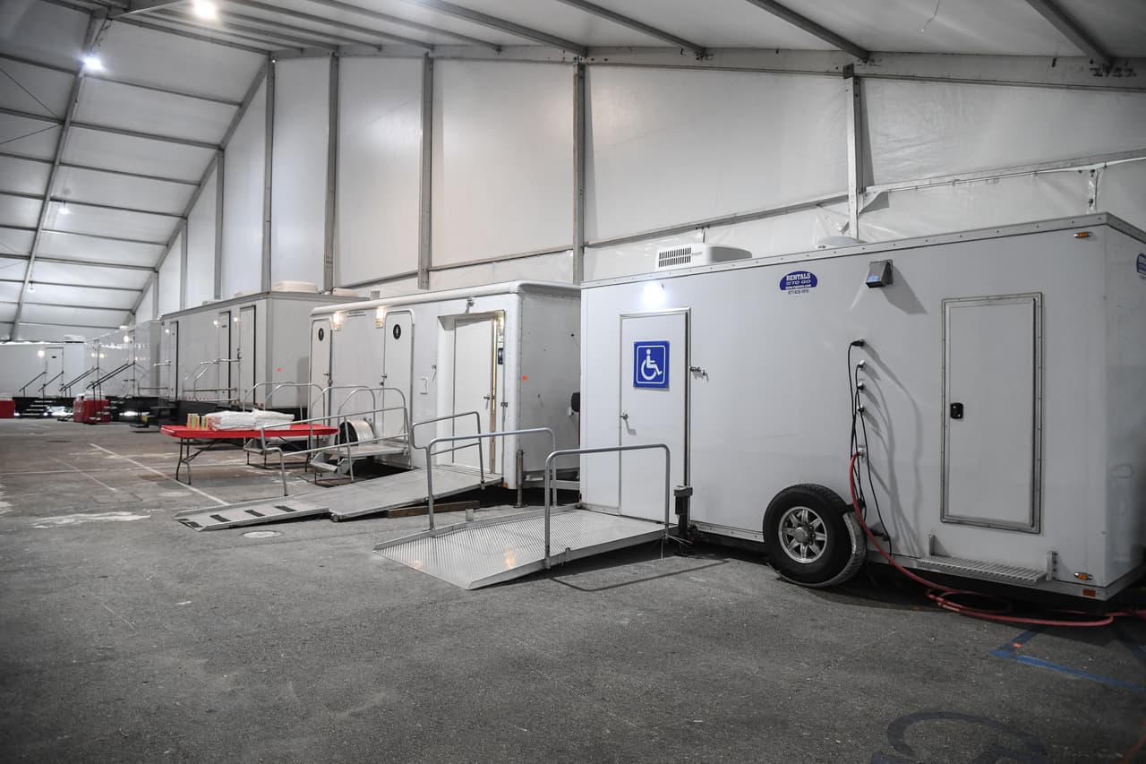 El alcalde Carlos Giménez dijo que podría ser usado por pacientes que estén en condición estable de salud en los hospitales y que solo necesiten supervisión médica hasta que sean dados de alta.