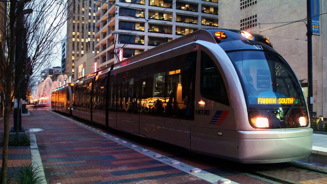 METRO Houston ofrecerá viajes gratis a empleados federales mientras dure el cierre del gobierno