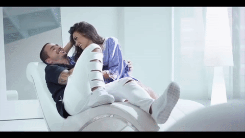 ¡De todas le gustan! No importa si es alta o bajita, eso le da igual, pero eso sí, tiene que gustarle demasiado.