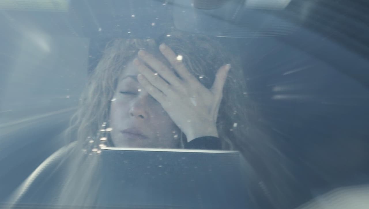 Para Shakira no ha sido fácil darle al mal tiempo buena cara, pues tuvo que posponer el comienzo de su gira justo cuando se publicó que tenía más de 30 millones de dólares en paraísos fiscales.