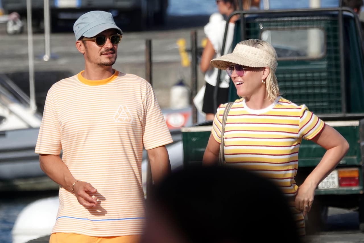 De hecho, Perry y Bloom estuvieron desde la semana pasada en Sicilia para asistir al Google Camp, de acuerdo al diario británico 
<b><a href="https://metro.co.uk/2019/08/02/hypocritical-google-camp-saw-tech-company-create-800-tonne-carbon-footprint-discuss-climate-change-10505583/?%20ito%20=%20cbshare" target="_blank">Metro</a></b>. El Google Camp es un evento que, según
<b><a href="https://metro.co.uk/2019/08/02/hypocritical-google-camp-saw-tech-company-create-800-tonne-carbon-footprint-discuss-climate-change-10505583/?%20ito%20=%20cbshare"> The Telegraph</a></b>, se realizó con secrecía entre diversas personalidades que discutieron diversos temas como el cambio climático.