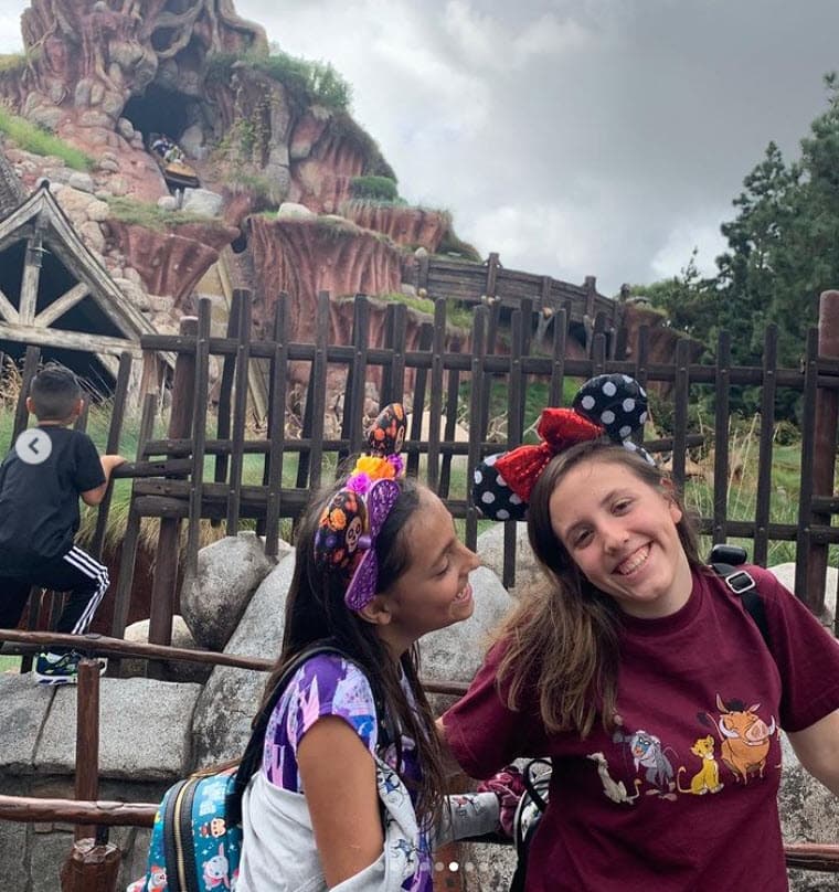 Gracias a sus sentimientos por Pamela, Paulina decidió contarle a su hermana menor, Natalia, sobre su orientación sexual durante unas vacaciones en un crucero en 2019.
<br>