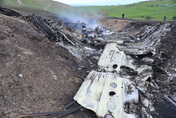 El avión KC-135 Stratotanker (que aparentemente cargaba decenas de toneladas de combustible) se estrelló y explotó el viernes a unos 50 kilómetros al oeste de la capital kirguisa, Biskek, de acuerdo con funcionarios locales y estadounidenses, informó la Agencia France Press.
