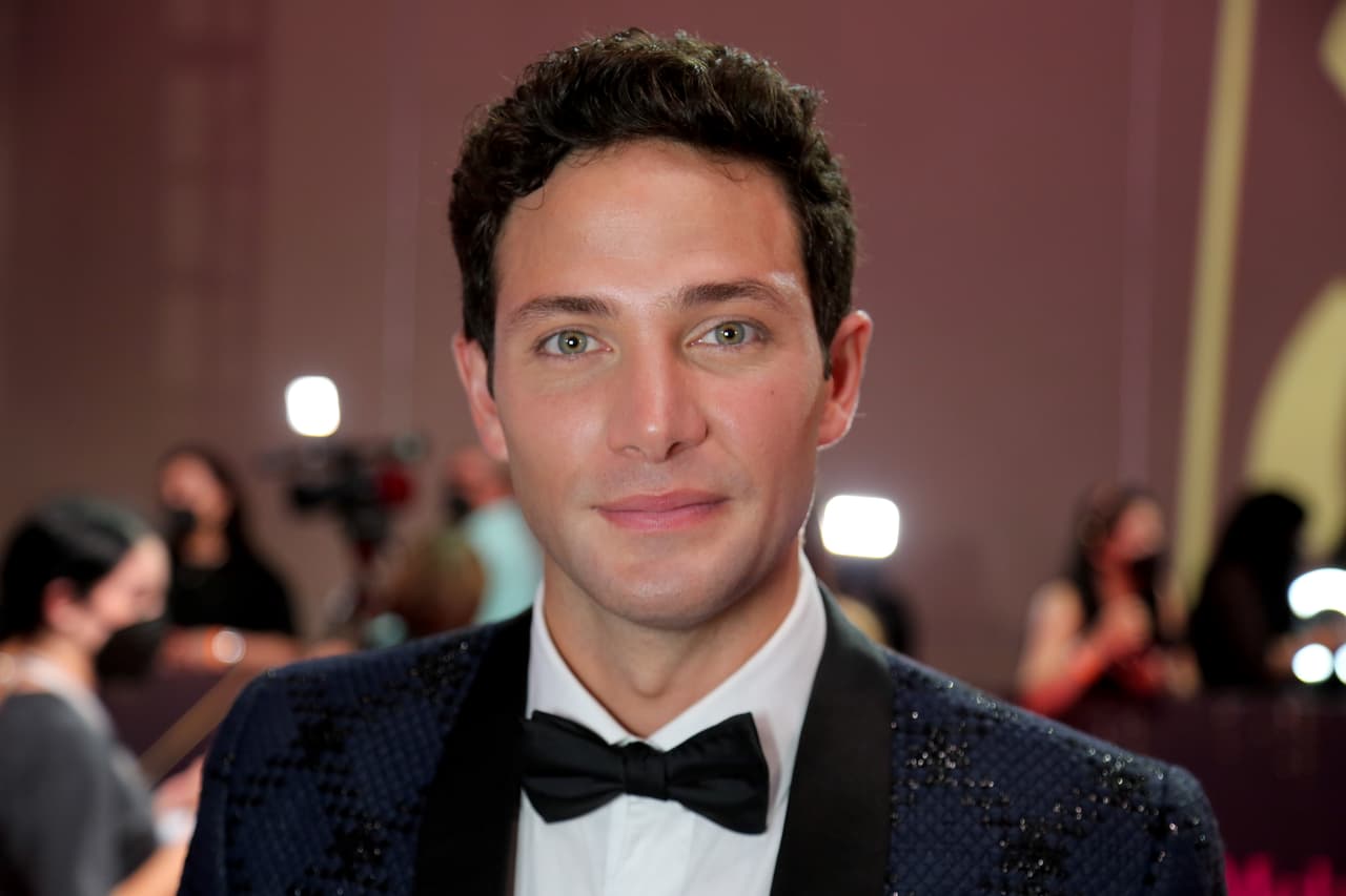 Como ya habíamos mencionado, Gabriel Coronel será parte de 'PJ Takeover' la antesala de Premios Juventud. Al venezolano lo veremos recibir a las celebridades que desfilen por la alfombra este 22 de julio.