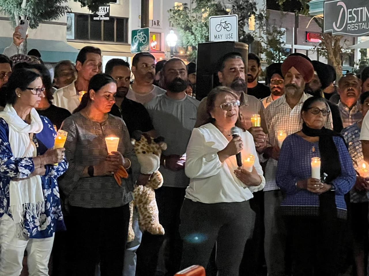 En la vigilia tomaron la palabra pastores de diferentes cultos.