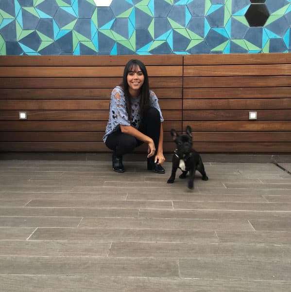 “Quiero que mi negocio sea sencillo primero, empezar desde abajo y crear mi imperio. No me quiero conformar con la línea 'online', sino que se convierta en franquicias en diferentes países", reveló para el portal el vocero.com.