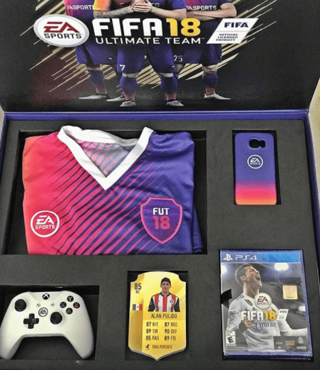 Alan Pulido también es gamer, Incluso EASports y FIFA le mandan kit personalizado.
