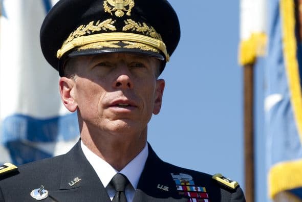 Será Michael Morell, número dos de la agencia de inteligencia, quien le remplazará interinamente.