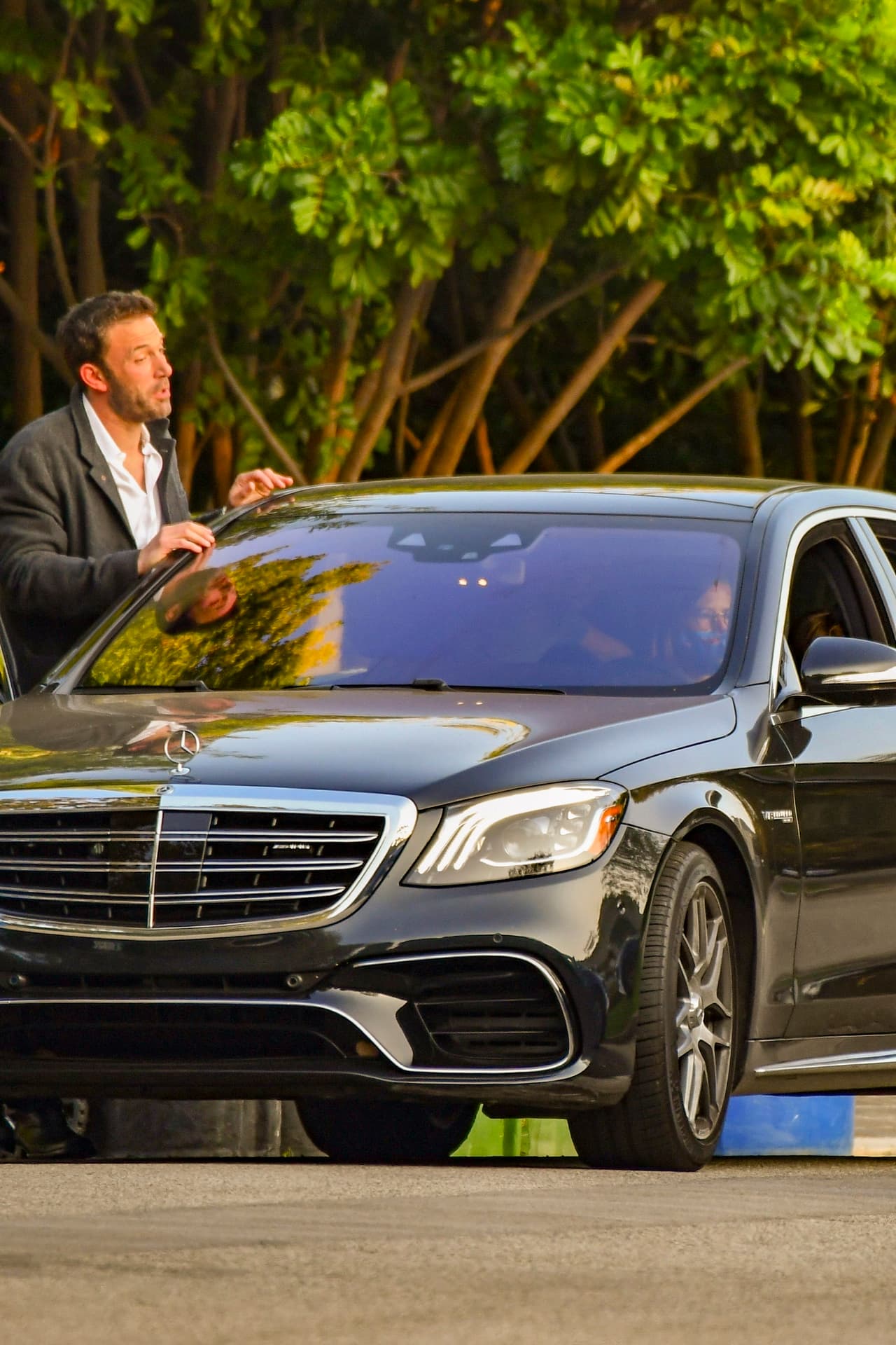 En Los Ángeles, jóvenes de la edad de Violet pueden conducir solicitando un permiso de aprendizaje. 
<br>