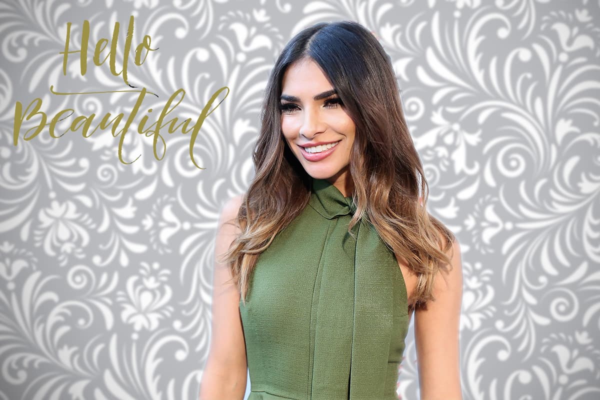 La obsesión (autodeclarada) de Alejandra Espinoza por Instagram y casi dos millones de seguidores en la popular red, demuestran dos cosas: que domina a la perfección el arte de la selfie y que sus outfits son pura inspiración. Aquí 20 de sus looks que pueden inspirar a cualquier mujer latina.
<br>