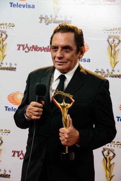 Manuel Ojeda como Mejor Villano por La Tempestad.