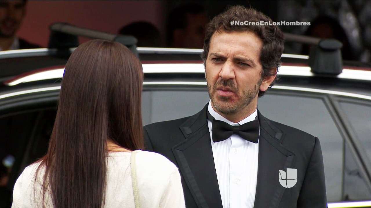 ¡Pobre María Dolores! No tiene idea de que le estás viendo la cara bien y bonito.