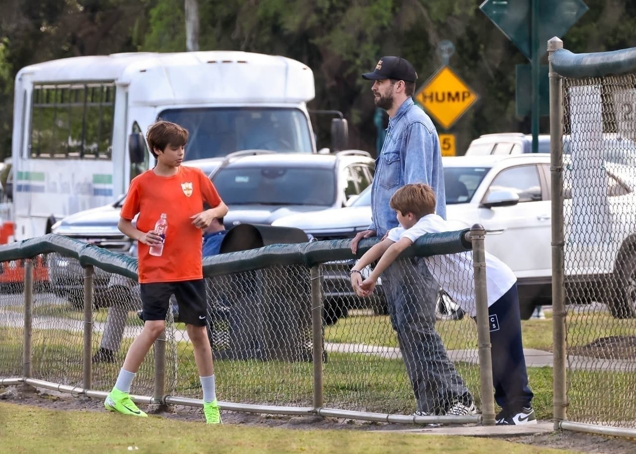 Piqué y sus hijos en Miami el 9 de marzo.