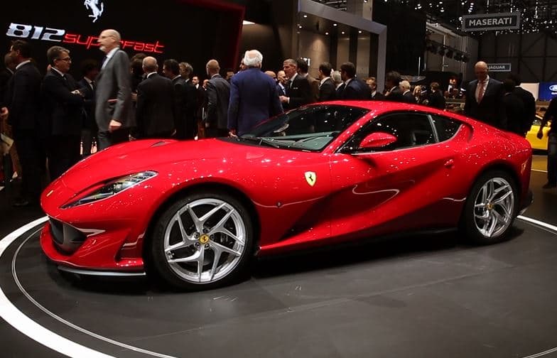Ferrari celebra sus 70 años en Ginebra con el auto de calle más potente de su historia, el 812 Superfast