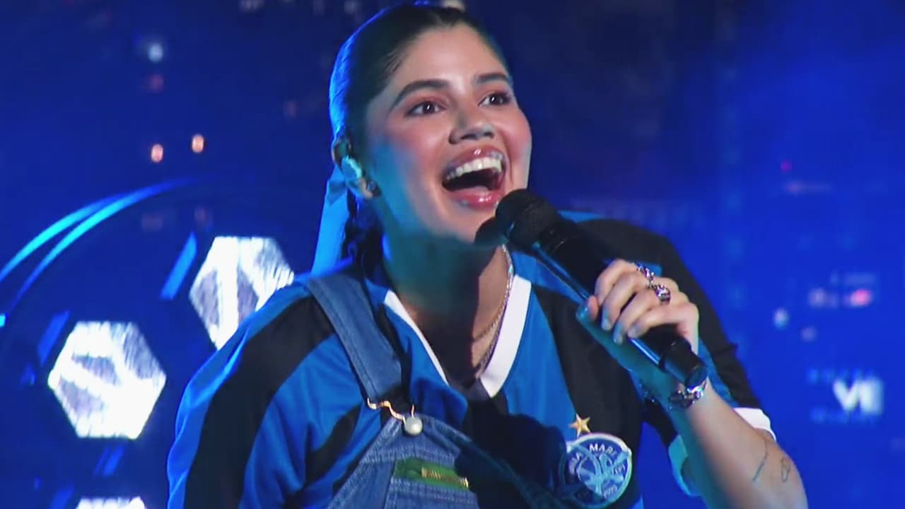 Mari se estrena en Premio Lo Nuestro con el poder de 'A.K.A' en Noche de Estrellas