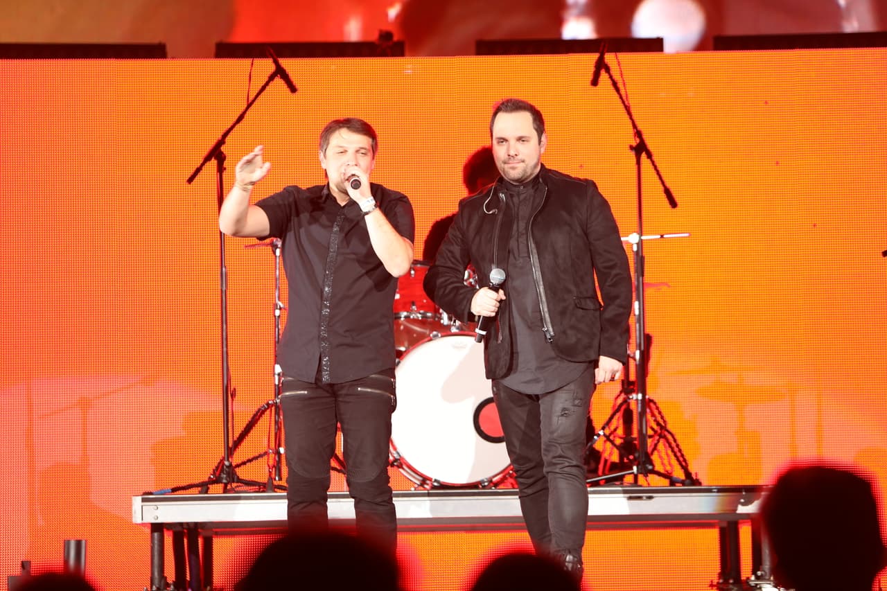 San Luis le cantó a Venezuela desde el escenario de Miami.